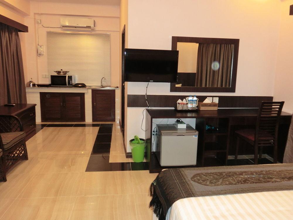 Hotel Yankin Yangon Exterior foto