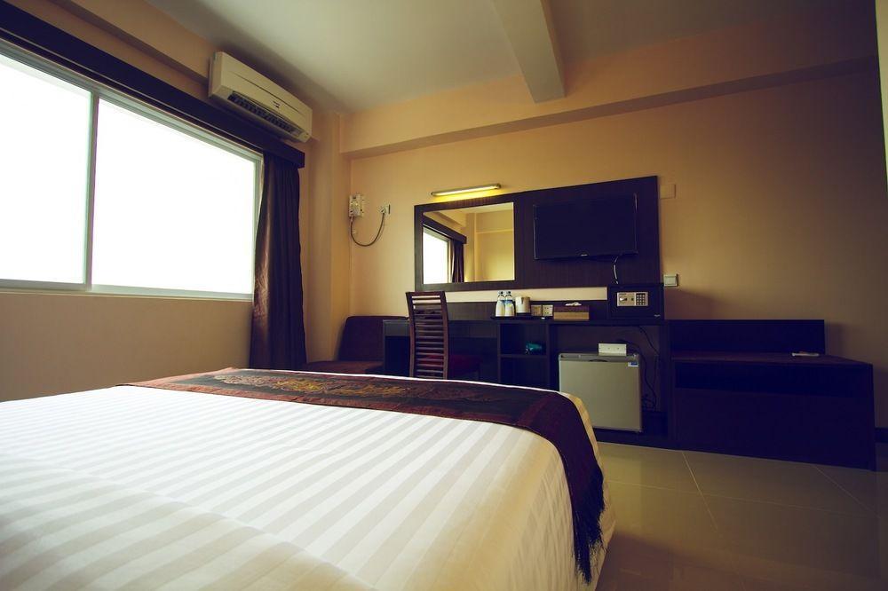 Hotel Yankin Yangon Exterior foto