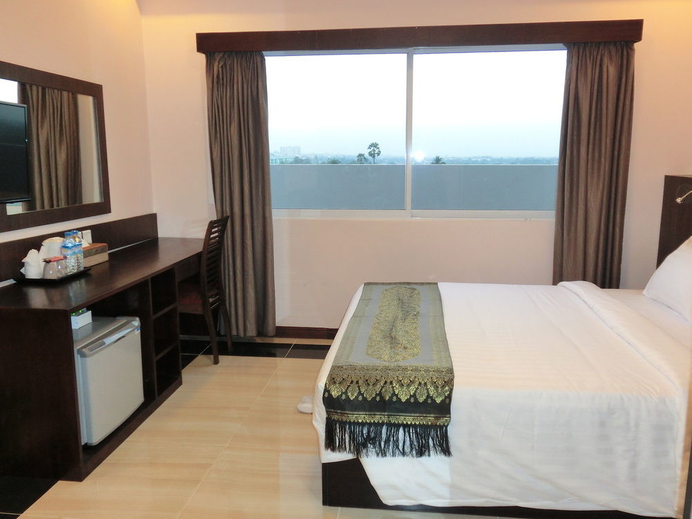 Hotel Yankin Yangon Exterior foto
