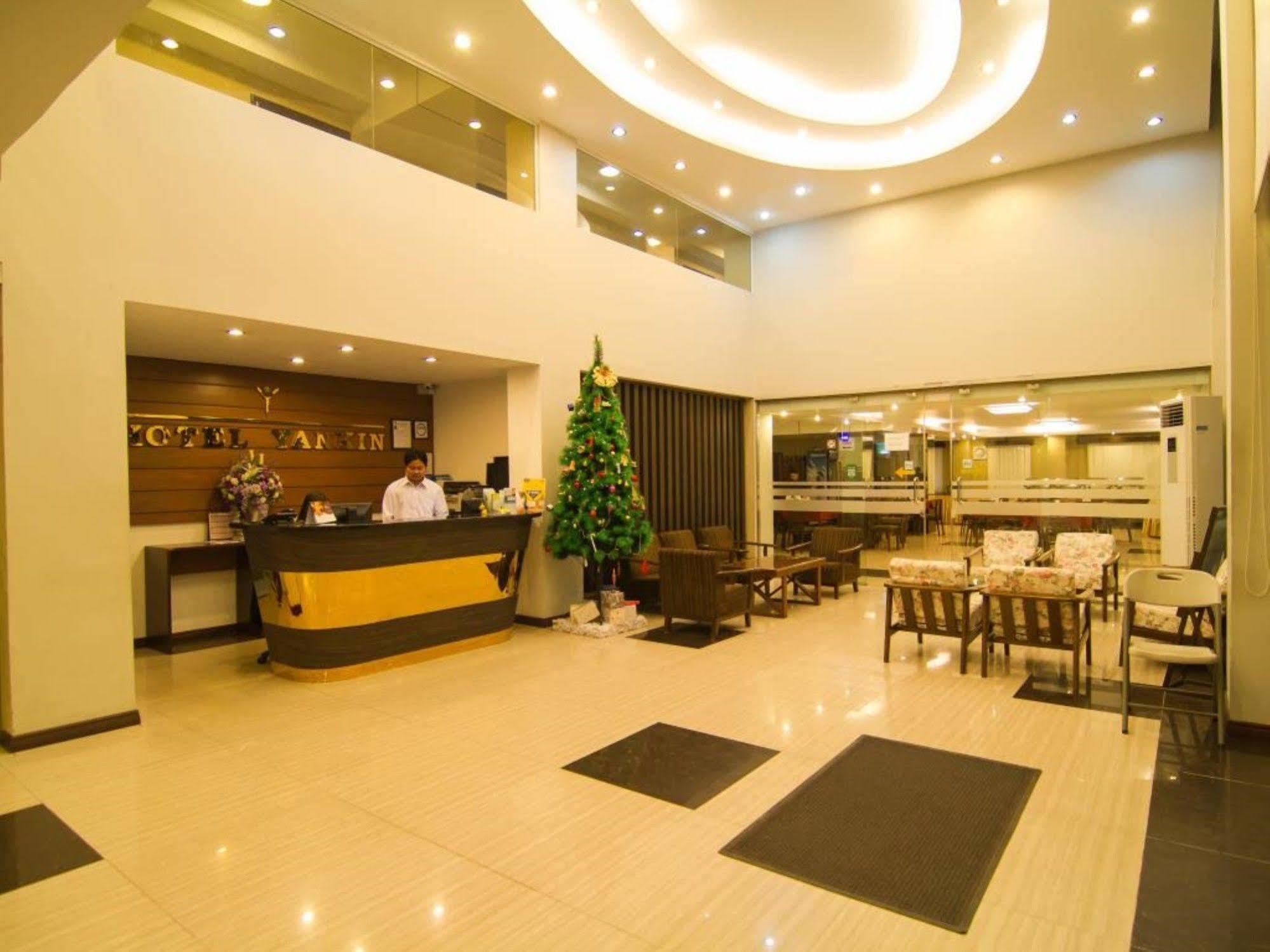 Hotel Yankin Yangon Exterior foto